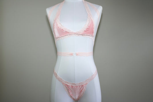 Bliss Velvet n Lace Rose Set